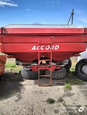 Accord Exacta HL mounted fertilizer spreader