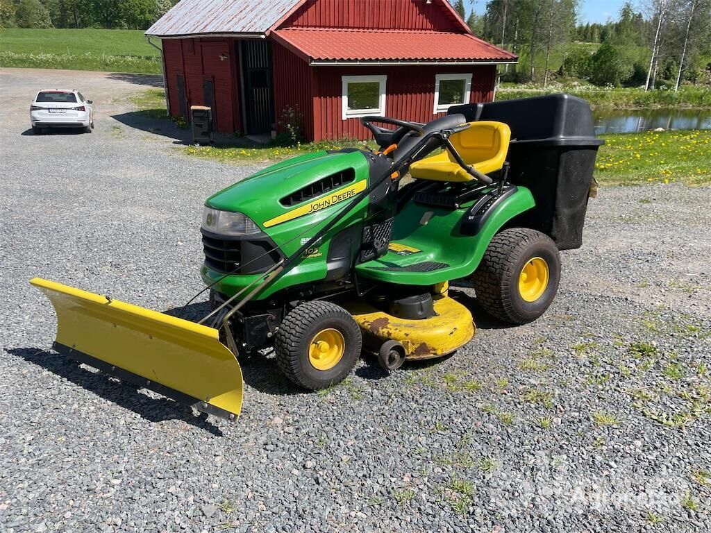 John Deere 105 Automatik lawn tractor