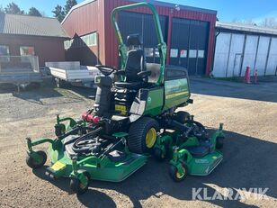 John Deere 1600T lawn tractor