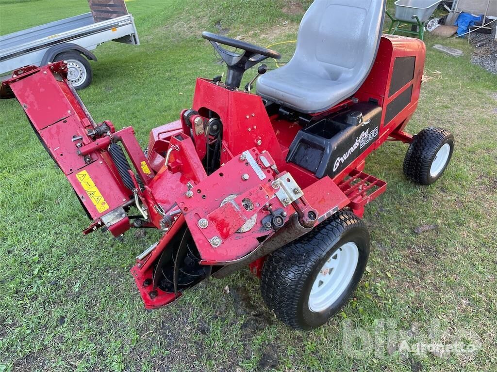 Toro Groundspro 2000 lawn tractor