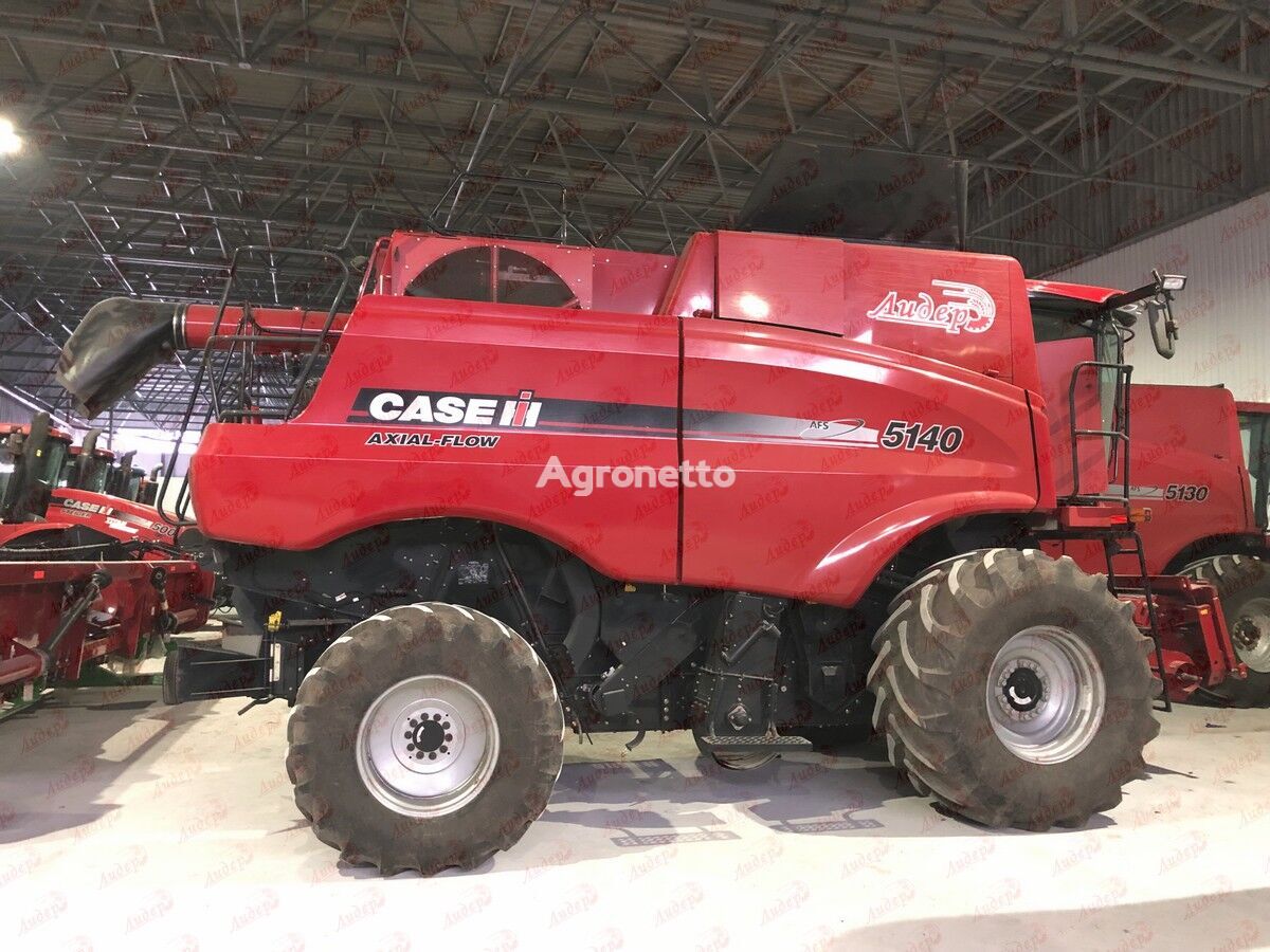 Case IH 5140 grain harvester