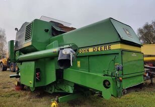 John Deere 1177 grain harvester for parts