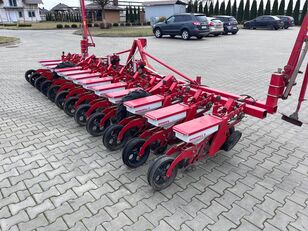 Kverneland Monopill  mechanical precision seed drill