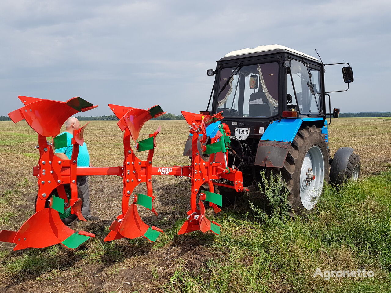 new Agro-Masz Plug oborotniy 3-korpusniy 25*30*35*40 sm reversible plough