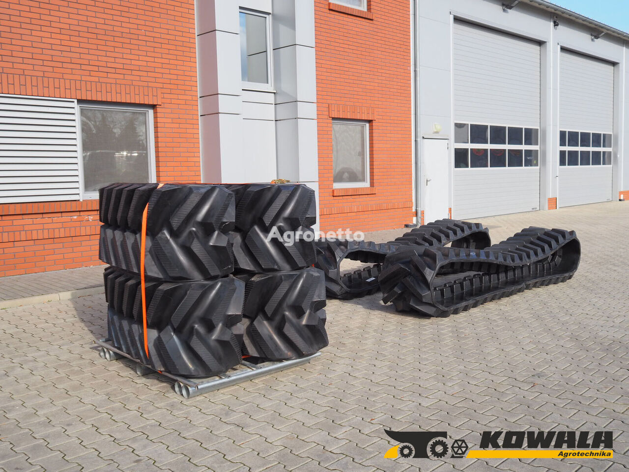 Claas Lexion / Terra Trac / 635 mm rubber track for Claas Lexion Terra Trac grain harvester