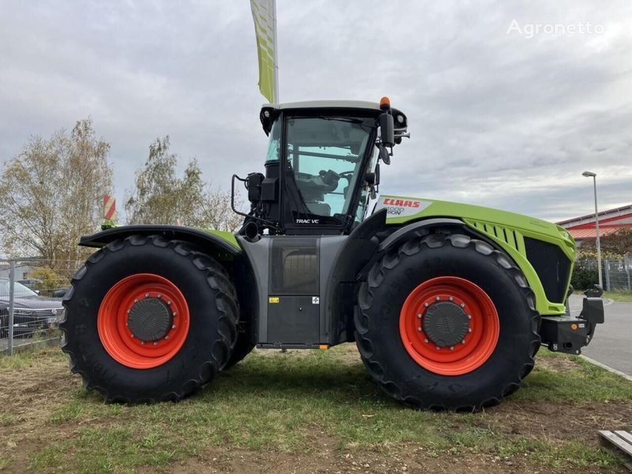 Claas Xerion 4000 VC wheel tractor