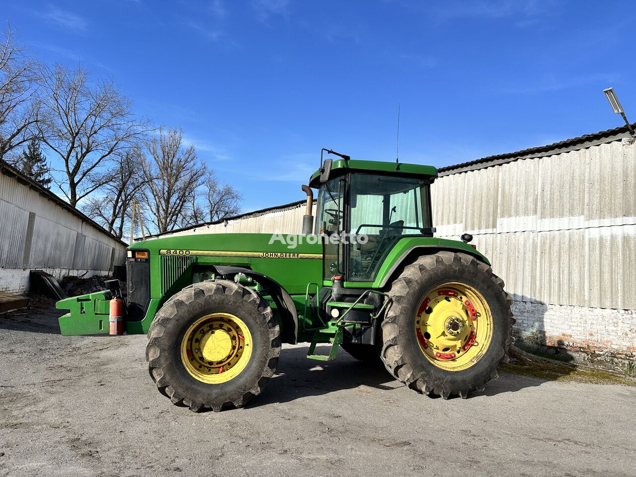John Deere 8400 wheel tractor