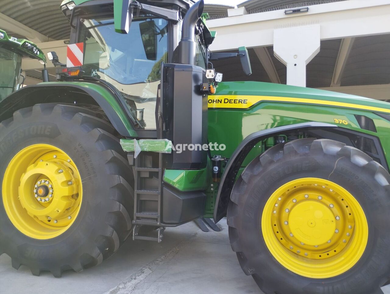 new John Deere 8R 370 wheel tractor