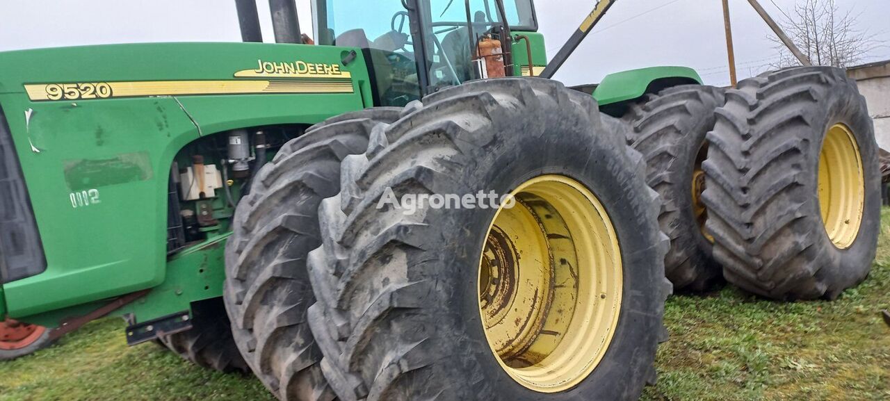 John Deere 9520 wheel tractor